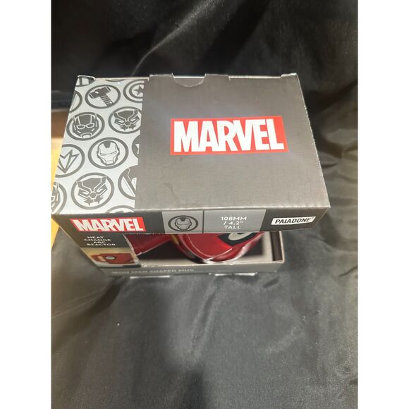 PALADONE MARVEL IRON MAN SHAPED MUG WITH HEAT CHANGE ARC REACTOR - Picture 2 of 3